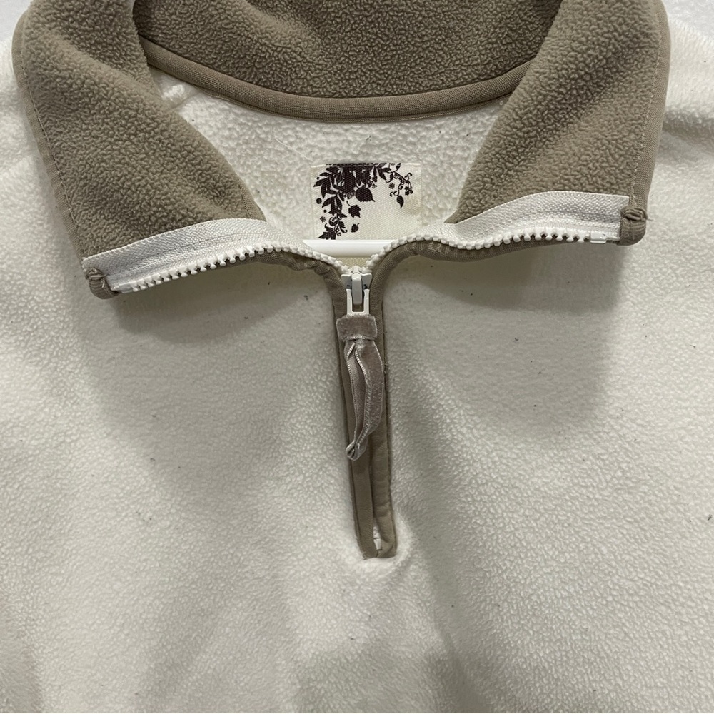 Old Navy White Fleece 1/4 Zip Jacket - Picture 3 of 10